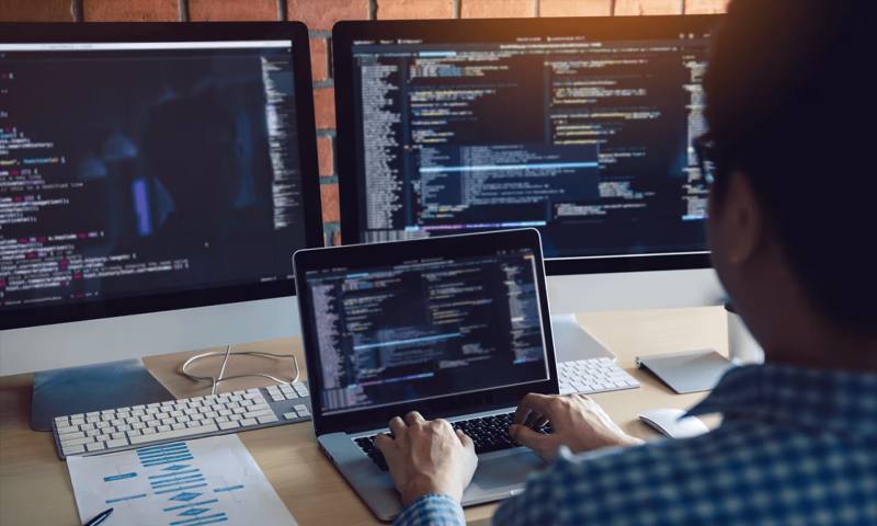 数据科学选型：R与Python如何赋能东安县网站建设？